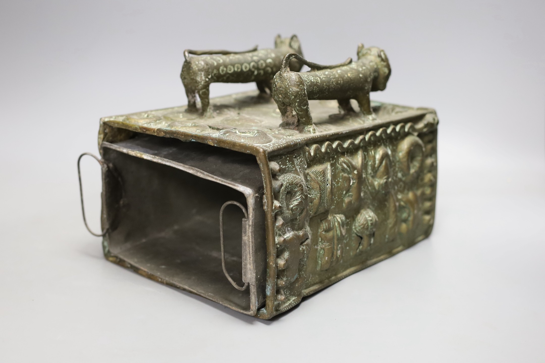 A Yoruba/ Benin (?) bronze ‘leopard’ fitting - 19th century - 20.4cm wide